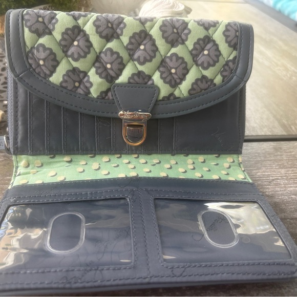 EUC, Vera Bradley Nomadic Blossoms Quilted Floral Women's Wristlet - Picture 6 of 7